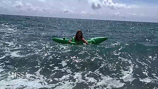 Relaxing Sound of Waves with Crocodile Bouncing and Inflating