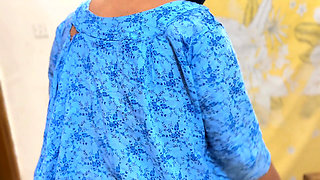 Huge Hanging Milky Tits & Ass Hot Indonesia Muslim Aunty Clean My Room & Try to Seduce Me for Sex