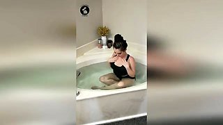Littlebunnyb - Bunny Striptease In The Tub