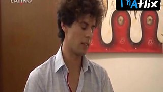 Isabel Rivadavia Rump, Hooters Sequence in El Muerto Al Pozo Y El Vivo Al Gozo