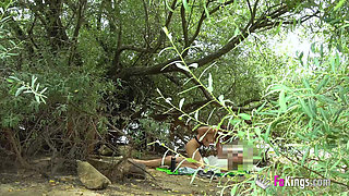 Cruising and Sex on the Beach. Elena De La Vega Has Sex with a Stranger in Public on Fakings