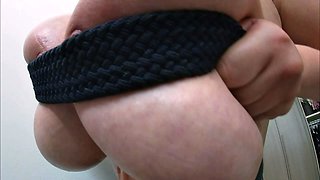 Pissing masturbating babe solo toy play