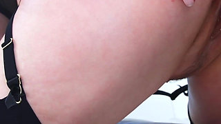 Kianna Dior Takes on Richard Mann Featuring Richard Mann