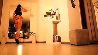 Brunette Solo Webcam Masturbation