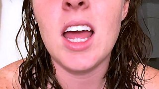 Brunette Couch Webcam Solo Fun Masturbating