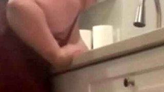 Horny Stepmom Can't Focus on Household Chores