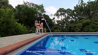The beautiful MILF AshleyGrey seduces the maintenance guy and fucks him outdoors