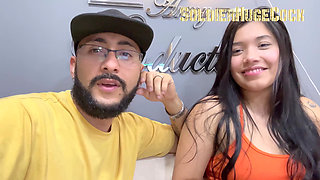 The beautiful and perverted LindaHouston comes to visit me and ends up sucking my dick and ass!