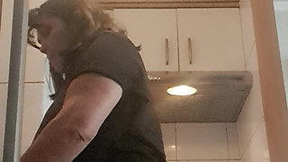 MILF, Cleaning the Kitchen