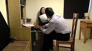 Office Kicking - Size 1920 X 1080