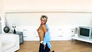 Jo Guest: Blonde Celebrity on Webcam