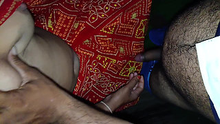 Pati Se Phele Sasur Chad Gaya Lagta hai Pati Me Wo Desi Wife First NightBaat Nahi Hai Isliye Uske Baap Se Khud Rahi
