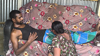 Housewife ko sar mein tel lagakar malish ki aur chudai ki fouking sex