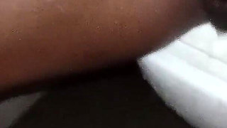 Indian Desi Girls Bhabhi Bathroom Mein Kya Maje Kar Rahe