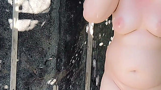 Chubby Big Tits Girl Outdoor Shower with Huge Cock Boyfriend Closeup Amateur