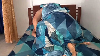 Indian mature woman fucks in her bombay house with her lover a Thai guy