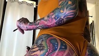 Asian Milf with Tight Ass in Pantyhose