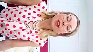 Flexible amateur blonde doll Rebeka masturbates