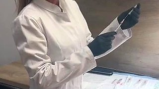 Amateur girl solo masturbation