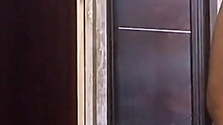 The Girl Called a Plumber to Her House and the Plumber Fucked Her Pussy