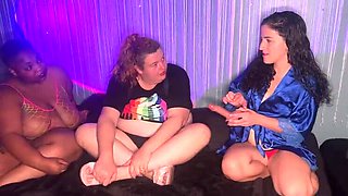 Lesbian Threesome Strapon Sex - Hot Girls Use Dildos & Toys