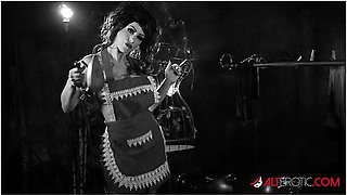 Luna Luxxx Teasing In A Black And White Classic Scene