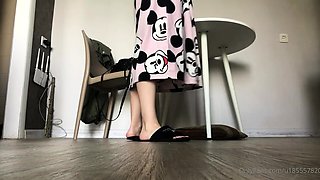 Flexible foot fetish masturbating with feet and hands