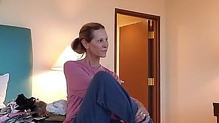 MILF Camgirl Jess Ryan Ass Shaking N Striptease