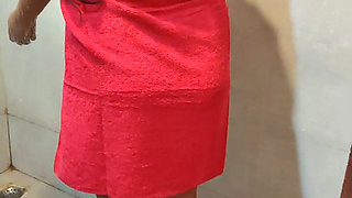 DESI HOT SEXY INDIAN BHABHI TAKING NUDE BATH