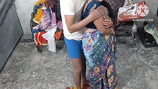 Desi bhabhi ko ghar mein ghodi banakar ke choda