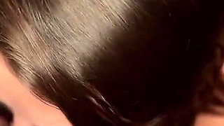 MILF with Big Ass Seduces Sex Therapist to Give Her an Orgasm
