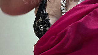 Sassy Riya Saare Close up Cleavage