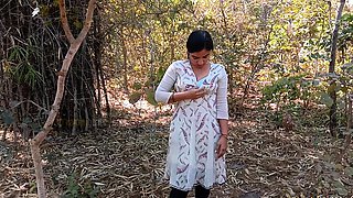 Indian Bhabhi Flashing Boobs Getting Nude In Public