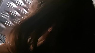 sodomisée la téte dans la machine a laver