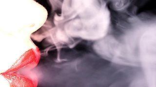 4K Applying lip gloss & smoking & spit fetish