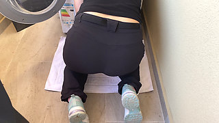Cleaning Lady Stuck in the Washing Machine at the Balcony and the Owner Fucked Her Hairy Pussy in Front of Their Neighbors