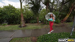 Essie's Ass Makes It Snow On The Bus