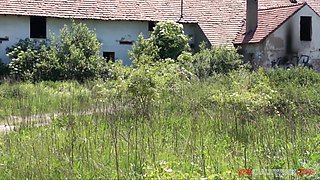 Moto Hooker - Maaike With Thomas Hyka