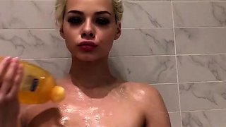 Blonde emo amateur solo masturbation