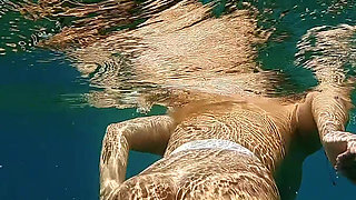Big Ass Beauty Kayci Kaylani Nude Underwater Diving and Masturbation