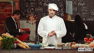 Pablo Ferrari Heats Up Kitchen with Sizzling Group Passion
