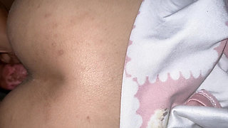 to see sister-in-law's body playing on the phone in the room