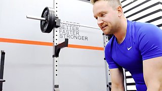 Bonnie Blue Gym Trainer Fucks Her Hard For Membership