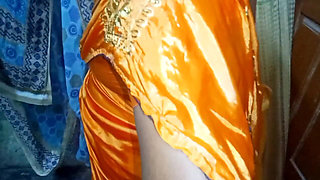Indian Mallu Aunty Saree Changing Enjoying