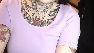 Sugar Babe Begs for a Bubble Butt