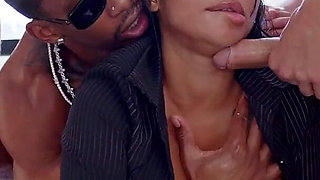 Real Estate Agent Fulfills Her Fantasy and Does an Interracial Gangbang with Her Clients - Yasmina Khan