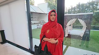 Arab stallion dominates Sophia's forbidden pleasures