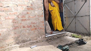 Indian Housewife Outdoor Fucking with Neighbour Brother in Law