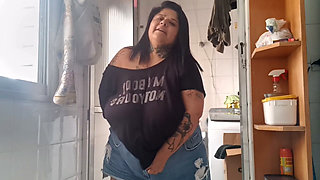 Curvy BBW in a Bold Moment Confidence, Curves & Smoke