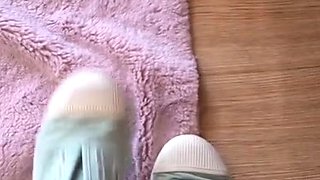 Solo masturbation and the foot fetish